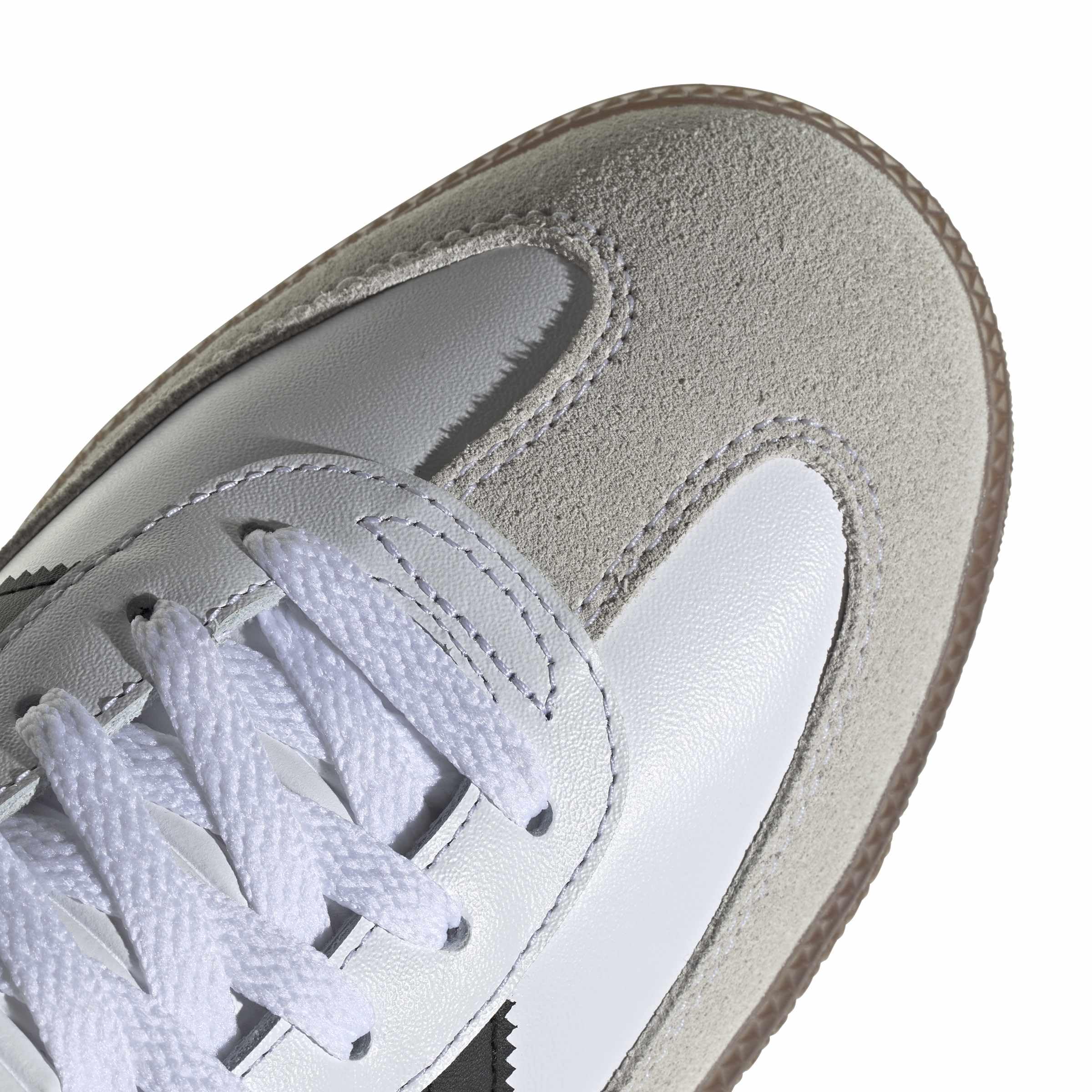 adidas Unisex-Adult Samba Indoor Shoe | Soccer Shoes